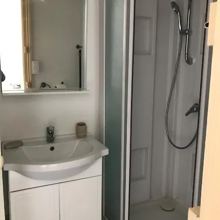 Studio Meuble Et Lumineux 20m2