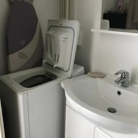 Studio Meuble Et Lumineux 20m2 * Vittel