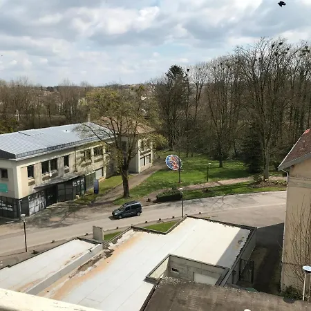 Studio Meuble Et Lumineux 20m2 *